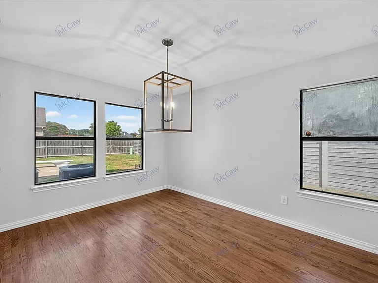 4301 Hudson Ave — Photo 10