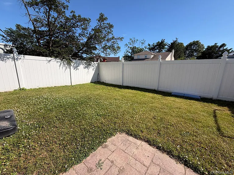 906 Park Ct — Photo 13