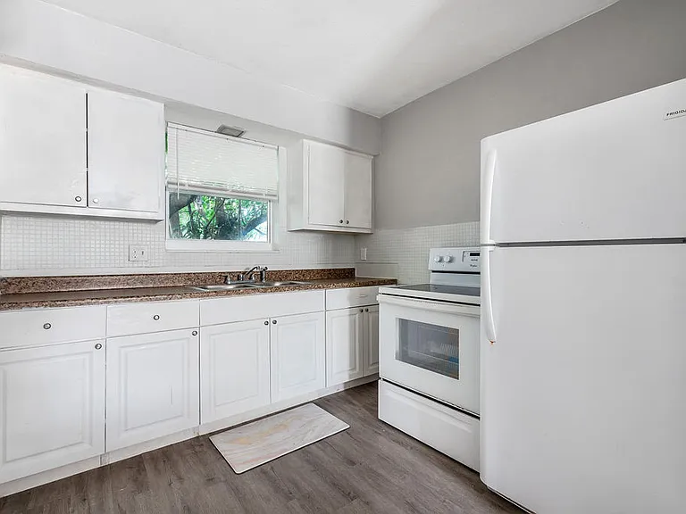 1826 Sherman St #9 — Photo 5