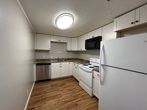 4th image of 802 Randler Ave
