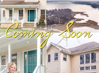 2228 Woodlawn Ln, Appleton, WI 54914