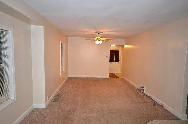 89 Marion Ave — Photo 6
