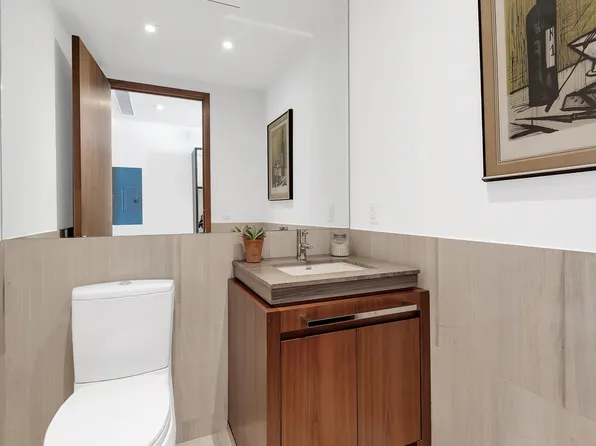 400 Fifth Avenue image 7 of 11