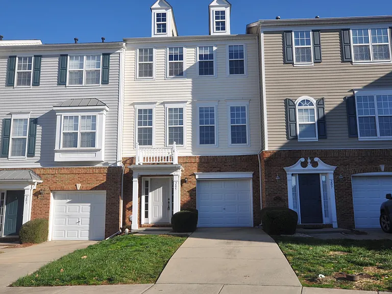 205 Sutter Gate Ln — Photo 1