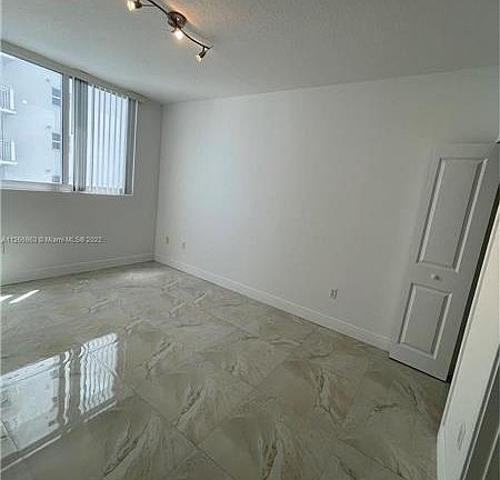 5th image of 170 SE 14th St APT 1904