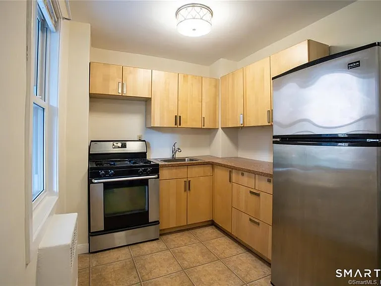 700 Summer St #2E — Photo 2