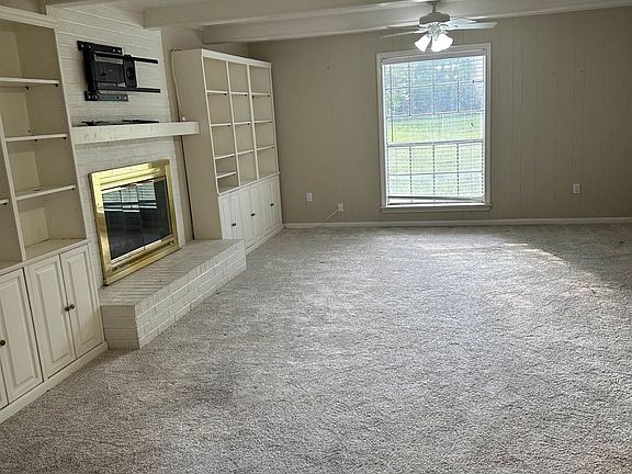 3rd image of 3833 Valentine Rd