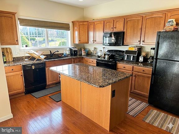 4th image of 616 Petersburg Rd