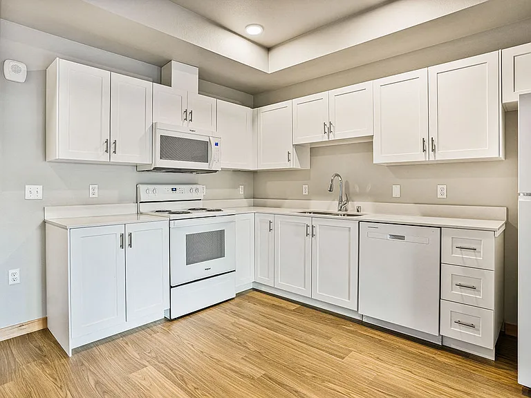 Shadow Creek Apartments — Photo 64