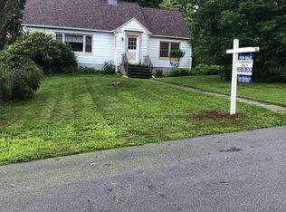 50 Richard Dr, Hamden, CT 06514