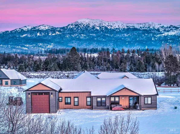 13903 Sky View Ct, McCall, ID 83638