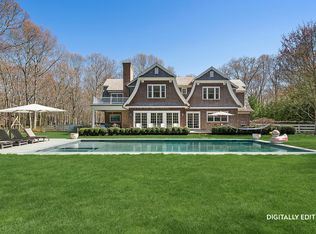 10 Forest Xing, Southampton, NY 11962
