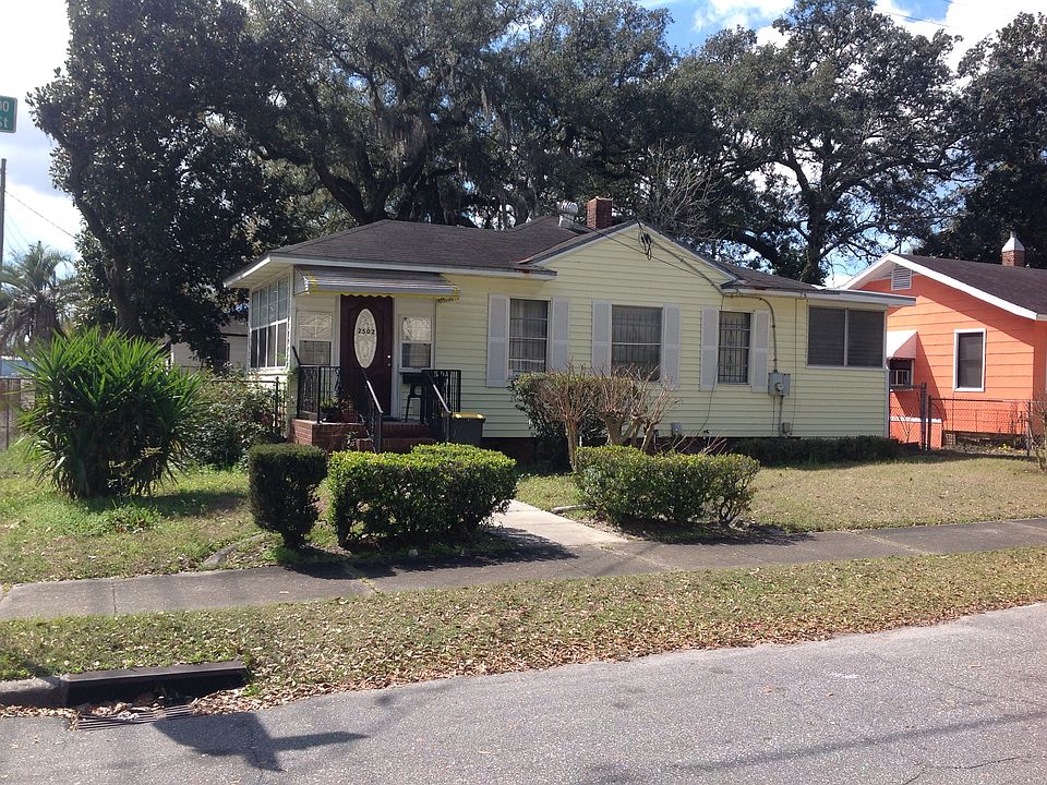 2nd image of 2502 Hiland St
