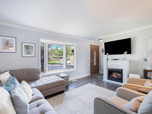 2nd image of 216 Harper Dr