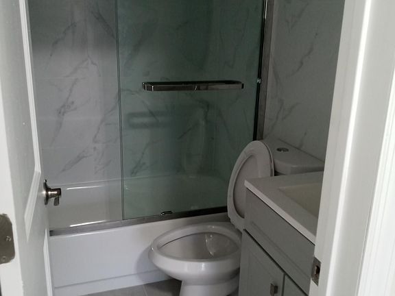 5th image of 4172 Grace Ave