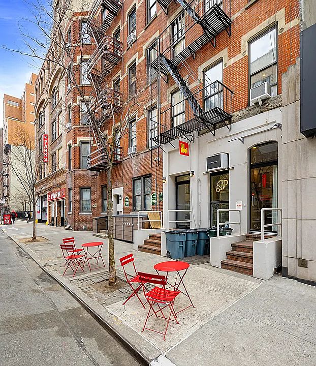 1st image of 122 W 20th St #3C