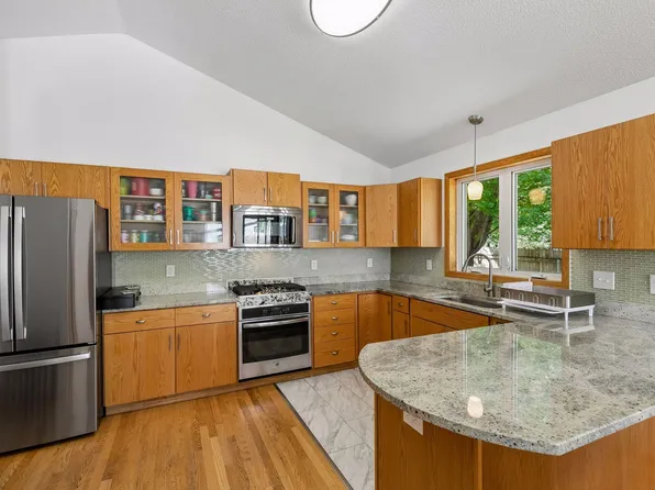 821 Lancer Dr NE, Owatonna, MN 55060