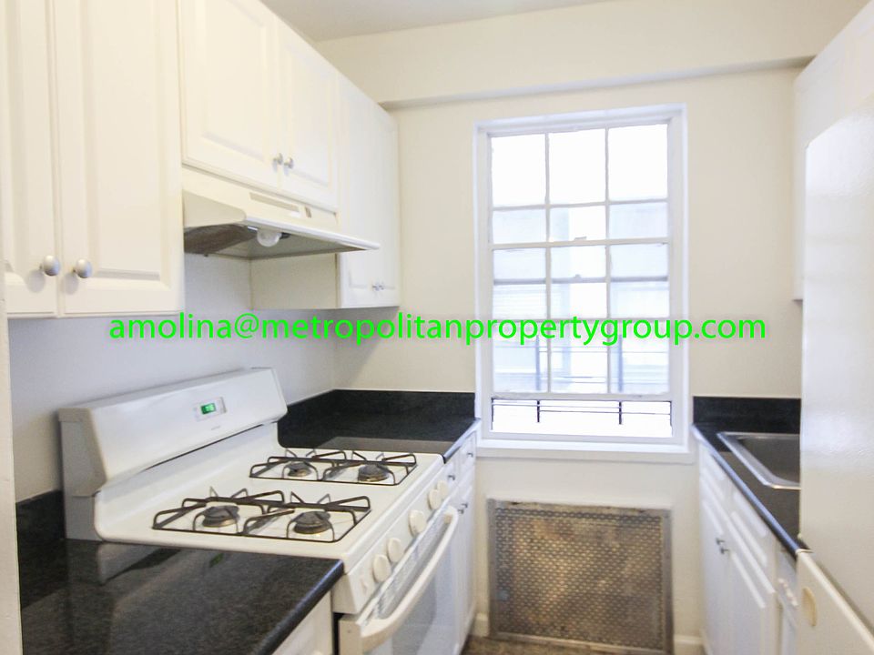 2nd image of 165 E 35th St APT 9D