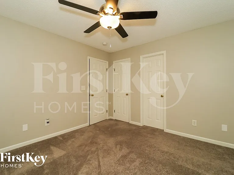 217 Kinnley Ct — Photo 6
