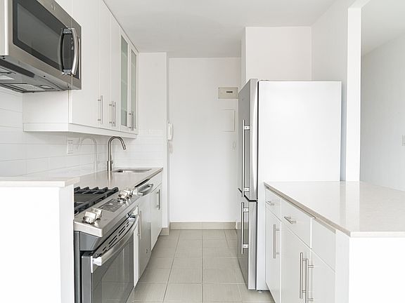 3rd image of 470 2nd Ave APT 14C