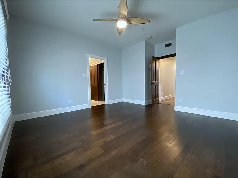 1012 Crocker St — Photo 40