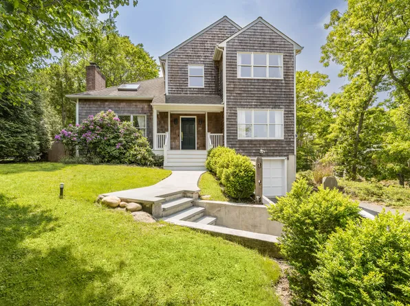 https://photos.zillowstatic.com/fp/4060953405b8e26c813fa1fa8e01103a-p_e.webp