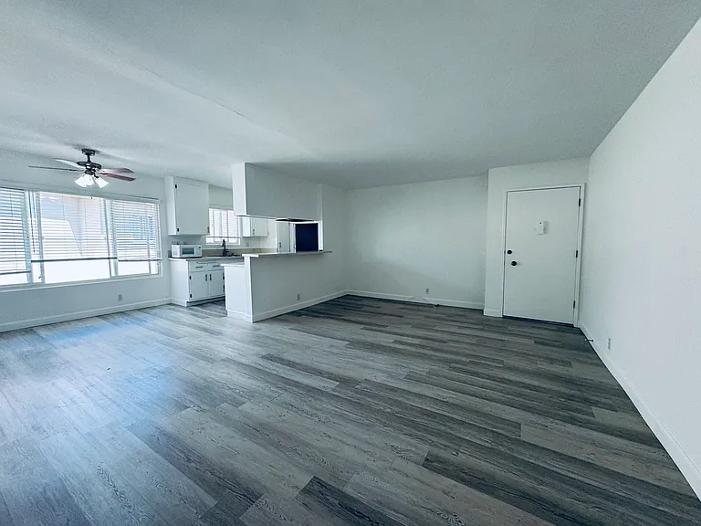 11305 Graham Pl — Photo 9