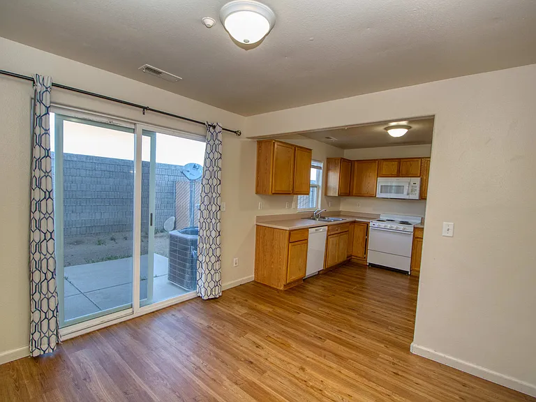 780 Sunny Ln #A — Photo 2
