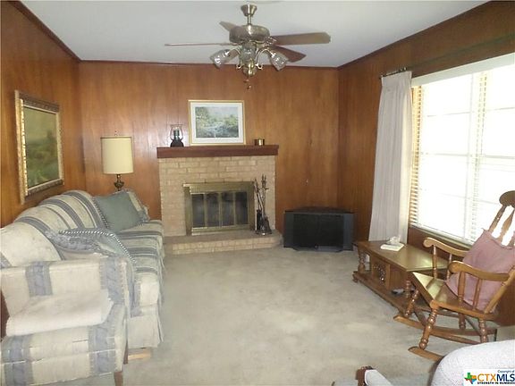 3rd image of 1008 E Mesquite Ln
