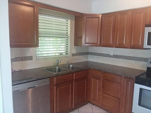 Kitchen with grainite counters