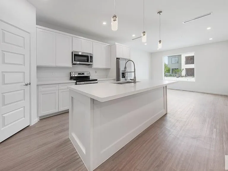 165 W Ruben M Torres Blvd — Photo 6