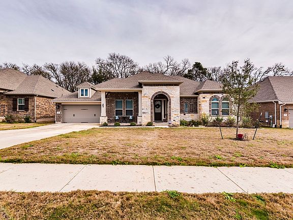 3rd image of 233 Arapaho Dr