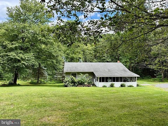 3rd image of 16236 Coldspring Rd