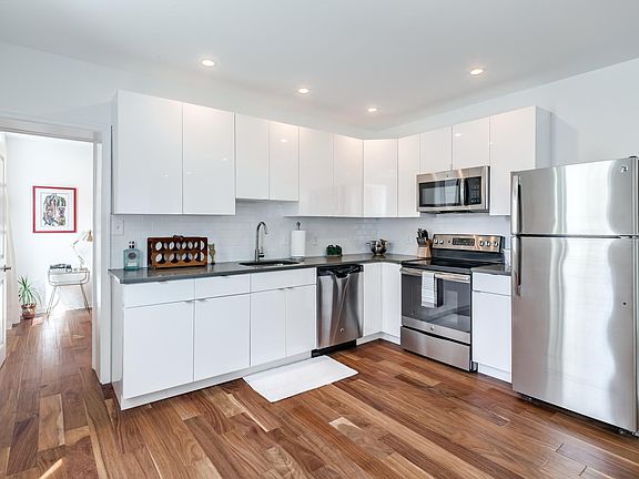 2nd image of 2442 Cedar St APT 1R