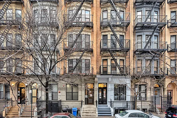 Rented by Imperial Property Advisers | media 21