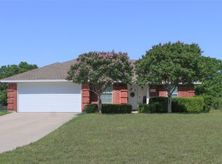 1705 N Cates St, Decatur, TX 76234