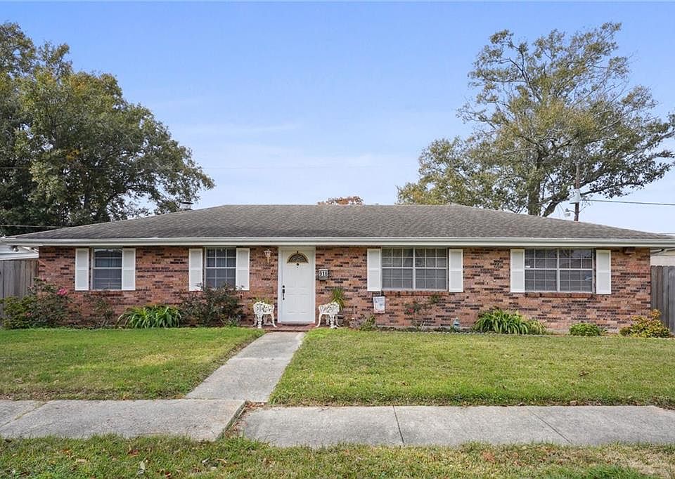 1st image of 916 Belmont Pl