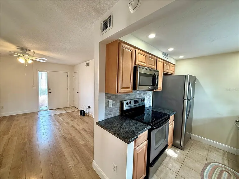 1960 Union St #41 — Photo 7