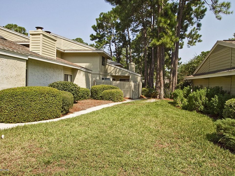 1st image of 907 Marsh Cove Place