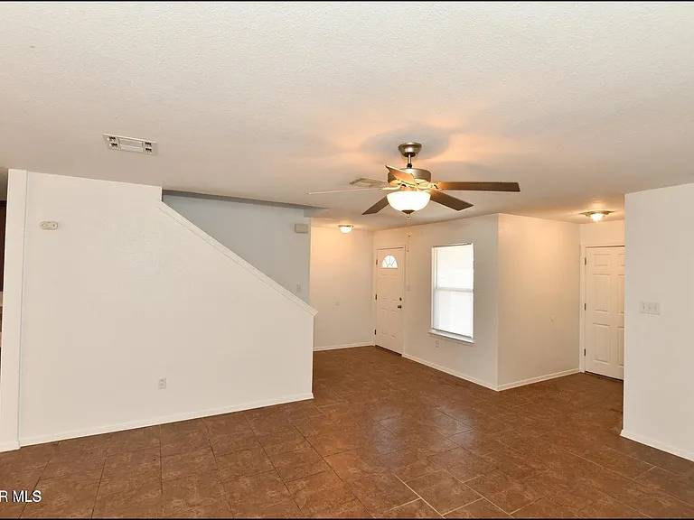 1591 Hartsdale Dr #B — Photo 6