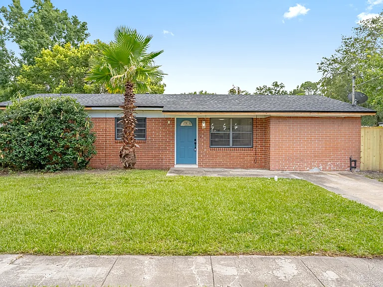 7218 Zapata Dr — Photo 3