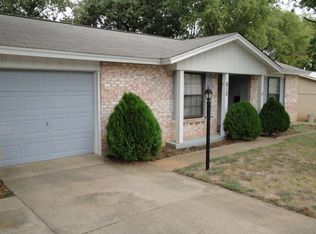 612 W Harwood Rd, Euless, TX 76039