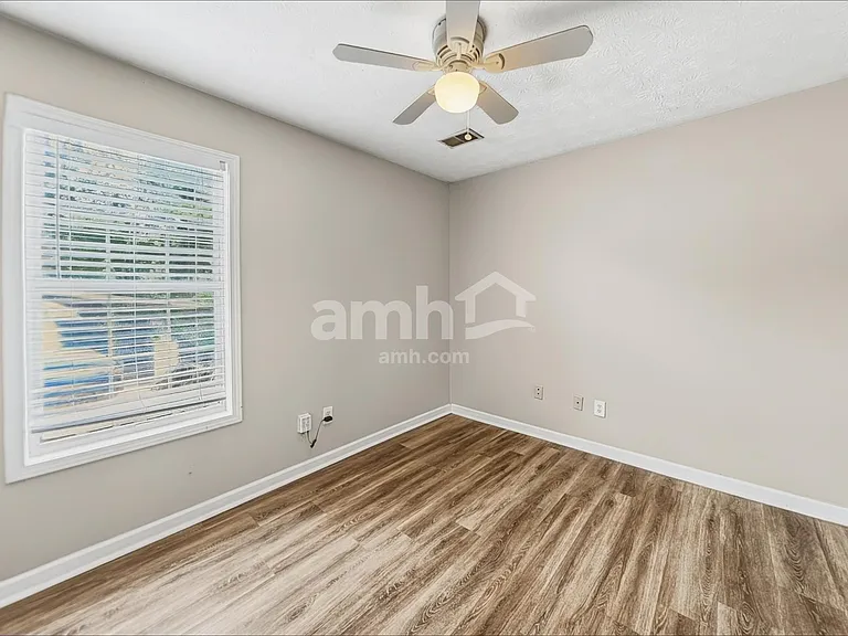 2535 Lakeview Trl — Photo 12
