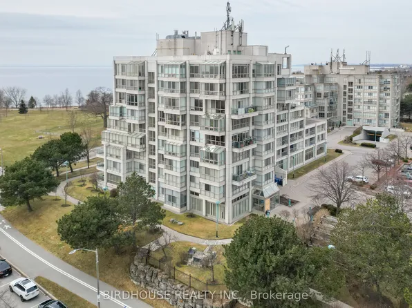 45 Cumberland Ln #311, Ajax, ON L1S 7K3
