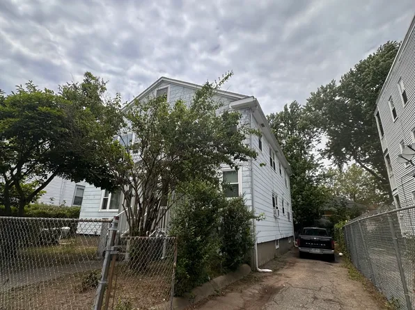 33 Stockton St Floor 2, Dorchester Center, MA 02124