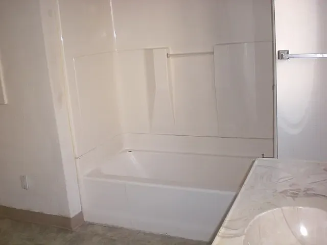 1619 E Cambridge Ave — Photo 3