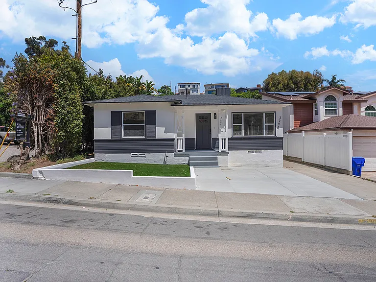 3296 Talbot St — Photo 2