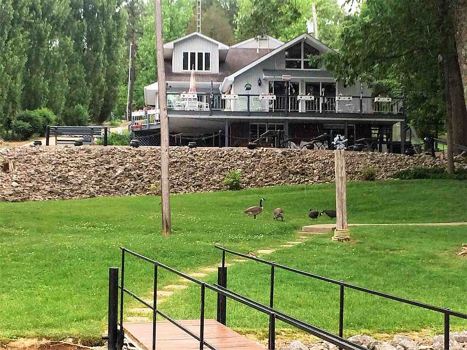 1st image of 11 Dogwood Dr