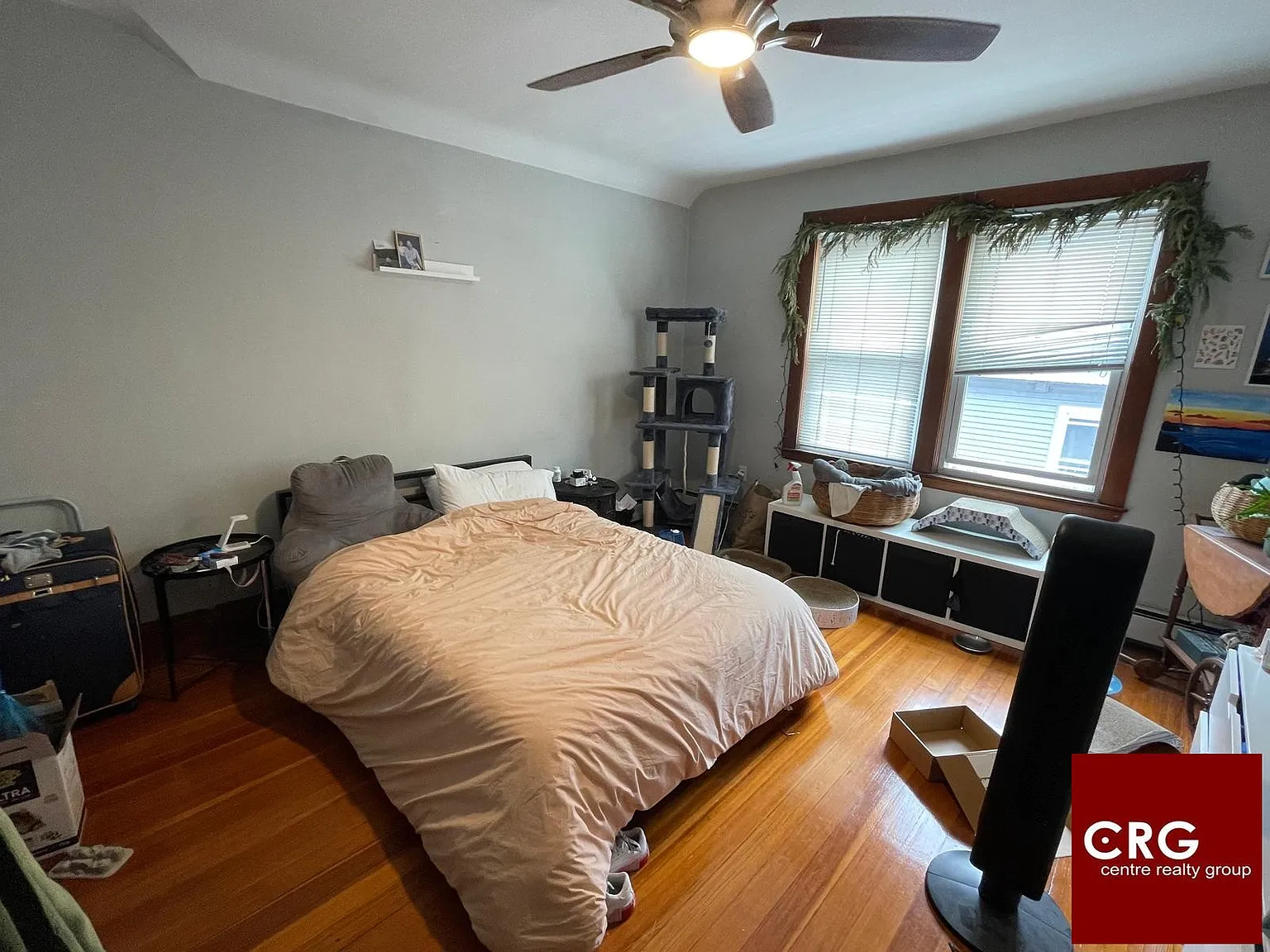 4 bed, 1.0 bath, 2050 sqft, $3,600 — Photo 4