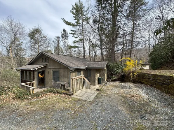 205 Firefly Ln, Boone, NC 28607